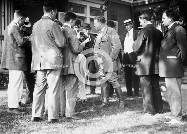 Roosevelt & reporters, Sagamore Hill, 1912. Creator: Bain News Service.