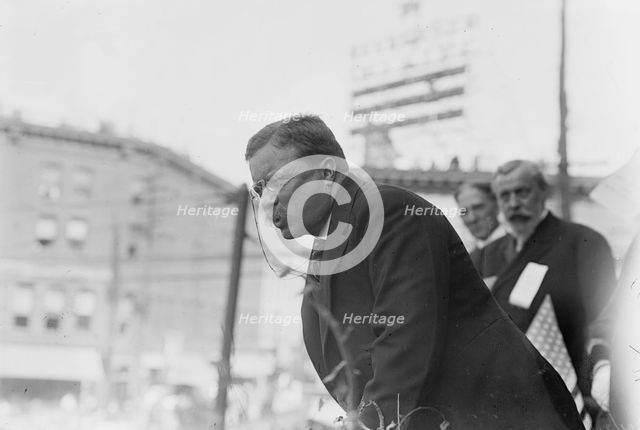 Roosevelt speaking outside, Yonkers, NY, 1910. Creator: Bain News Service.