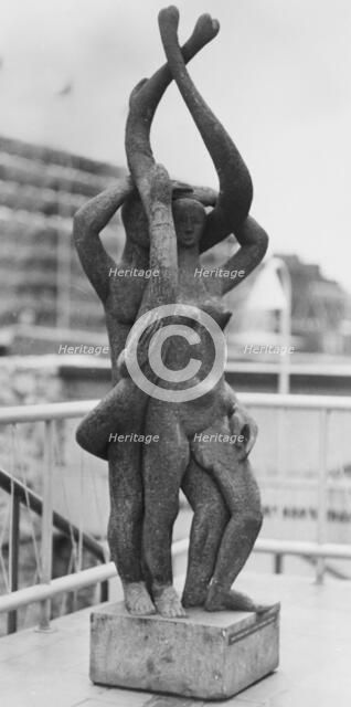 'Root Bodied Forth', sculpture by Mitzi Cunliffe, Festival of Britain, South Bank, London, 1951. Artist: Unknown.