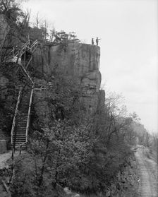 Ropers Rock, Point Lookout, Lookout Mountain, Tenn., ca 1906. Creator: Unknown