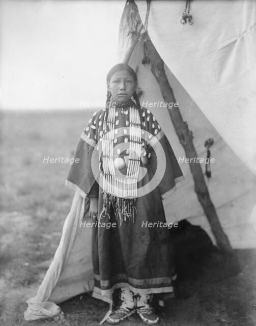 Rosa Lame Dog, c1905. Creator: Edward Sheriff Curtis.