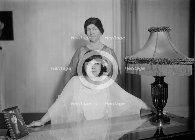 Rosa Ponselle & Anna Ryan, between c1915 and c1920. Creator: Bain News Service.