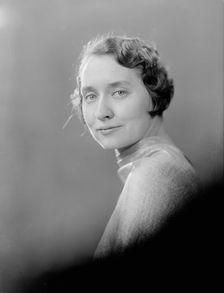 Rosalee Brown, Portrait, 1933. Creator: Harris & Ewing