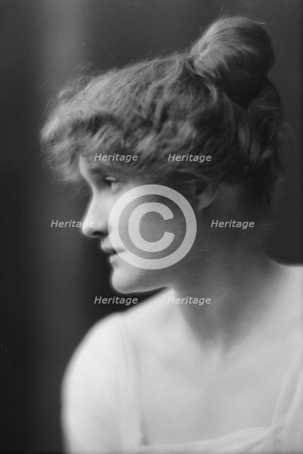 Rose, Miss, portrait photograph, 1915. Creator: Arnold Genthe.