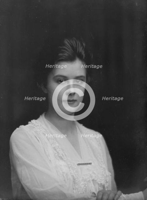 Rose, Miss, portrait photograph, 1917 Apr. 30. Creator: Arnold Genthe.