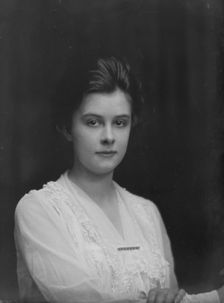 Rose, Miss, portrait photograph, 1917 Apr. 30. Creator: Arnold Genthe