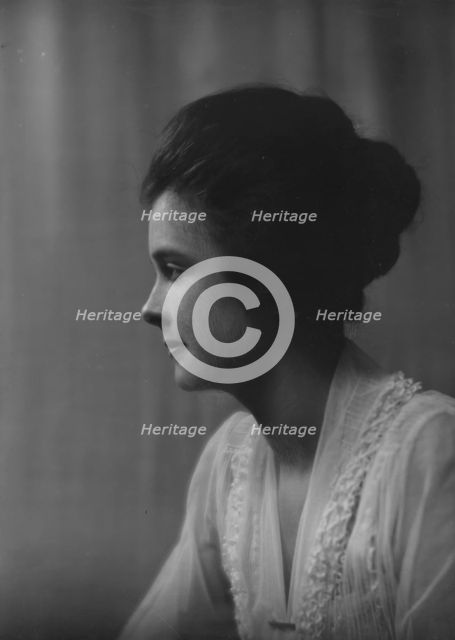 Rose, Miss, portrait photograph, 1917 Apr. 30. Creator: Arnold Genthe.