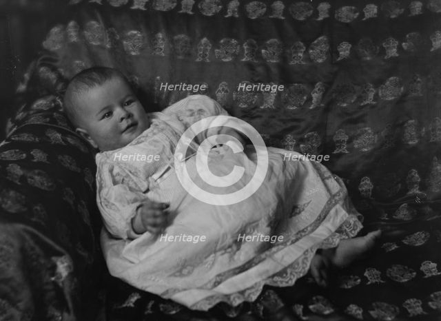 Rosen, Walter T., Mrs., baby of, portrait photograph, 1915. Creator: Arnold Genthe.