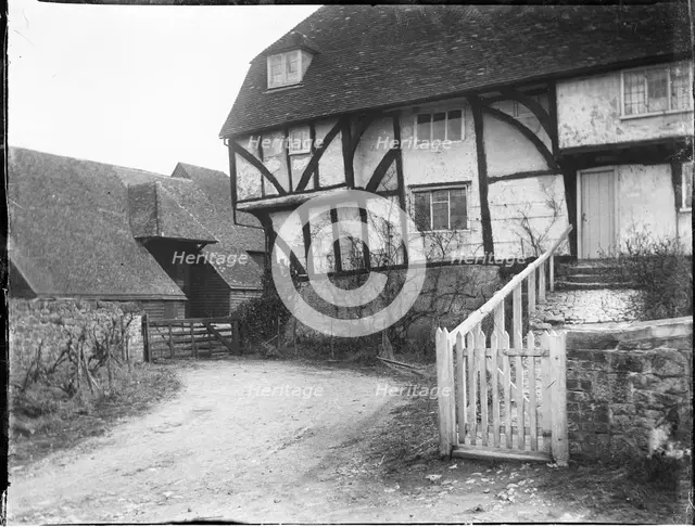 Roses Manor Farm, Broomfield Road, Lower Broomfield, Maidstone, Kent, 1904. Creator: Katherine Jean Macfee.