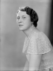 Ross, W. Arthur, Mrs. - Portrait, 1934. Creator: Harris & Ewing