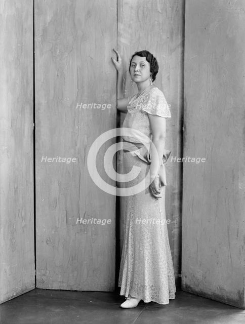 Ross, W. Arthur, Mrs. - Portrait, 1934. Creator: Harris & Ewing.