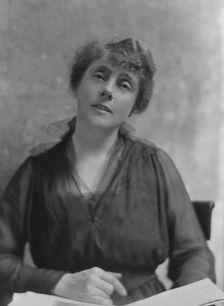 Rathbone, Joel, Mrs., portrait photograph, 1916. Creator: Arnold Genthe