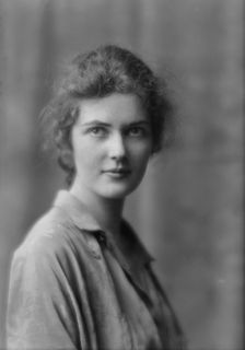 Ray, Adele, Miss, portrait photograph, between 1914 and 1916. Creator: Arnold Genthe