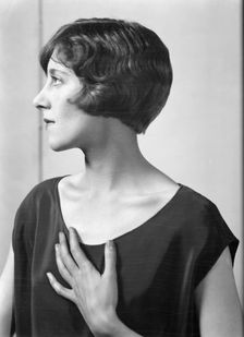 Ray, Caroll, Miss, portrait photograph, 1923 Nov. 3. Creator: Arnold Genthe