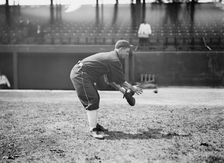 Ray Schalk, Chicago Al (Baseball), 1913. Creator: Harris & Ewing