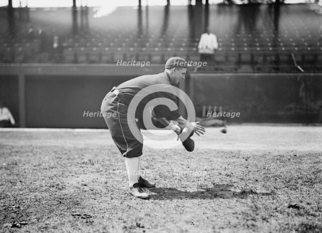 Ray Schalk, Chicago Al (Baseball), 1913. Creator: Harris & Ewing.