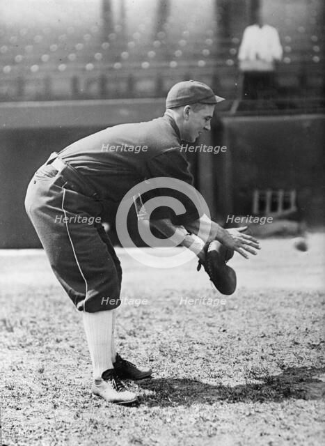 Ray Schalk, Chicago Al (Baseball), 1914. Creator: Harris & Ewing.