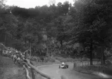 Raymond Mays Vauxhall-Villiers competing in the Shelsley Walsh Speed Hill Climb, Worcestershire. Artist: Bill Brunell