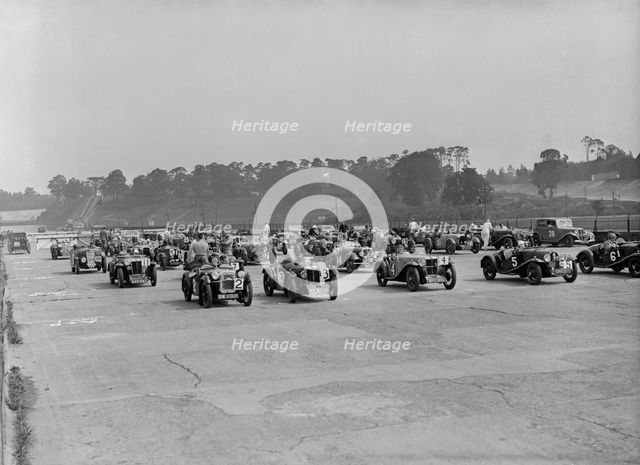 Race at the JCC Members Day, Brooklands, 1936. Artist: Bill Brunell.