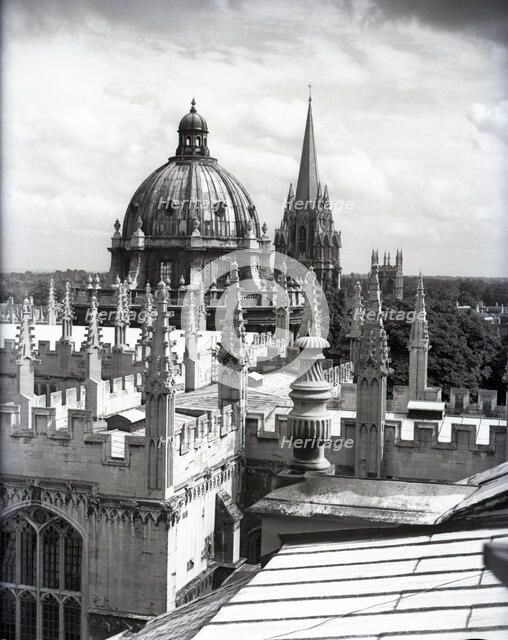 Radcliffe Camera and spire of St Mary's, Oxford, c1955. Creator: Arthur Charles Kirby Ware.