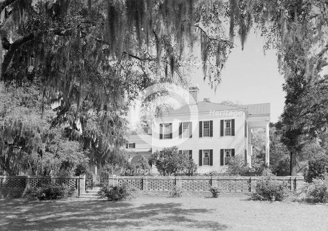 Radcliffe Cheston, Jr., Friendfield Plantation, residence in Georgetown, South Carolina, 1937. Creator: Gottscho-Schleisner, Inc.