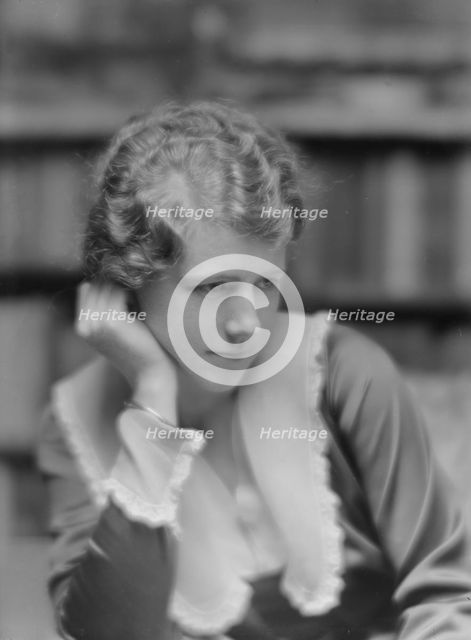 Radford, William, Mrs., portrait photograph, 1916. Creator: Arnold Genthe.
