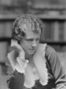 Radford, William, Mrs., portrait photograph, 1916. Creator: Arnold Genthe