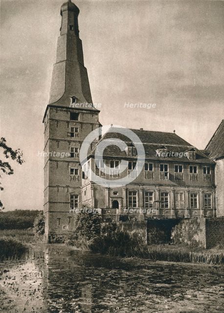'Raesfeld (Westfalen). Wasserschloß', 1931. Artist: Kurt Hielscher.