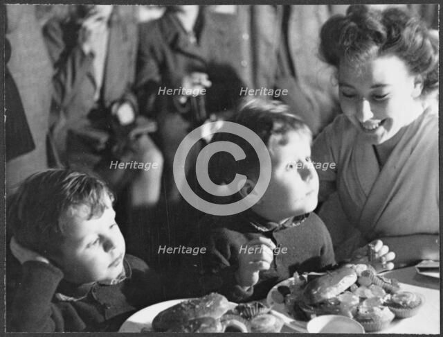 RAF Iver Heath, Iver, Buckinghamshire, 1943. Creator: Royal Air Force Fim Production Unit.