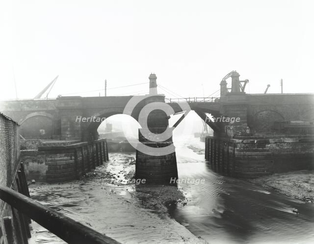 Railway bridge across Deptford Creek, London, 1913. Artist: Unknown.