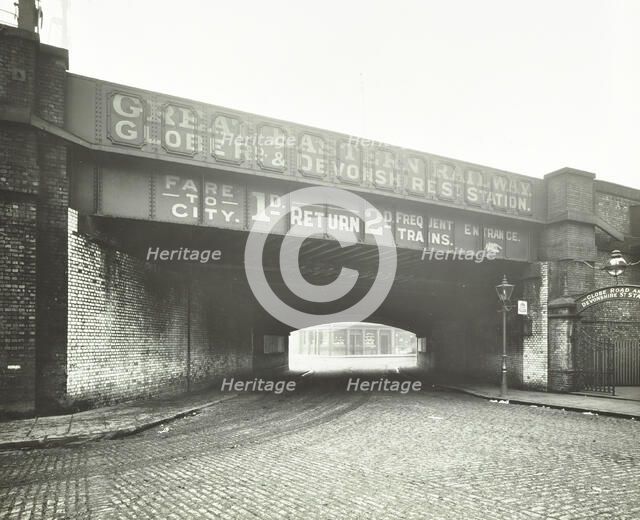 Railway bridge across Globe Road, Bethnal Green, London, 1914. Artist: Unknown.
