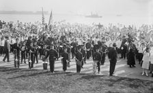 Raising flag of N.Y. City, 1916. Creator: Bain News Service
