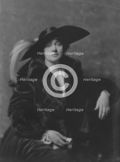 Rambeau, Marjorie, Miss, portrait photograph, 1916. Creator: Arnold Genthe.