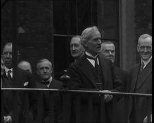 Ramsay MacDonald's Labour Government Gathering on a Balcony, 1929. Creator: British Pathe Ltd