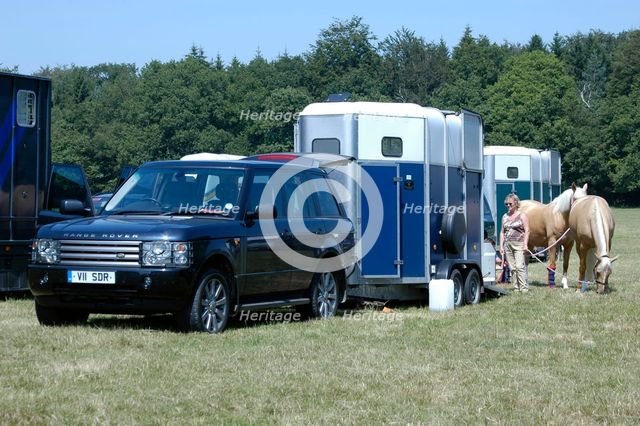 Range Rover with horse box at 2006 New Forest Show. Creator: Unknown.