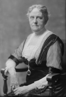 Randol, J.B., Mrs., portrait photograph, 1914 Dec. 3. Creator: Arnold Genthe