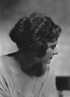 Randolph, Clemence, Miss, portrait photograph, between 1914 and 1916. Creator: Arnold Genthe