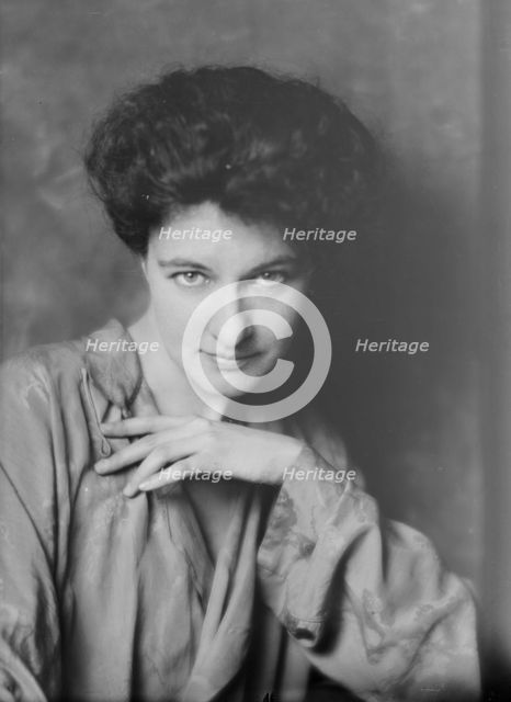 Randolph, Marguerite, Miss, portrait photograph, 1915 June 29. Creator: Arnold Genthe.