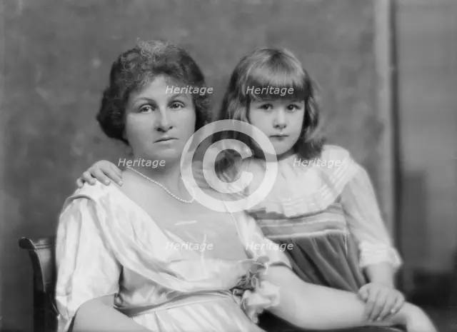 Rasmus, Mrs., and child, portrait photograph, 1916. Creator: Arnold Genthe.