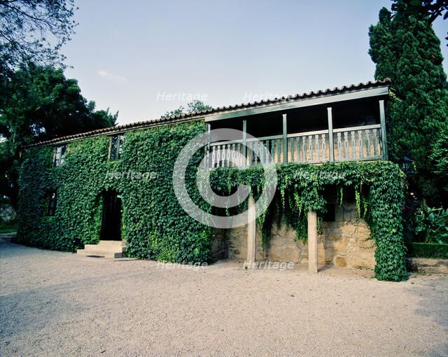 Retaining Pazo birthplace and died Rosalia de Castro (1837-1885), poet Galician.