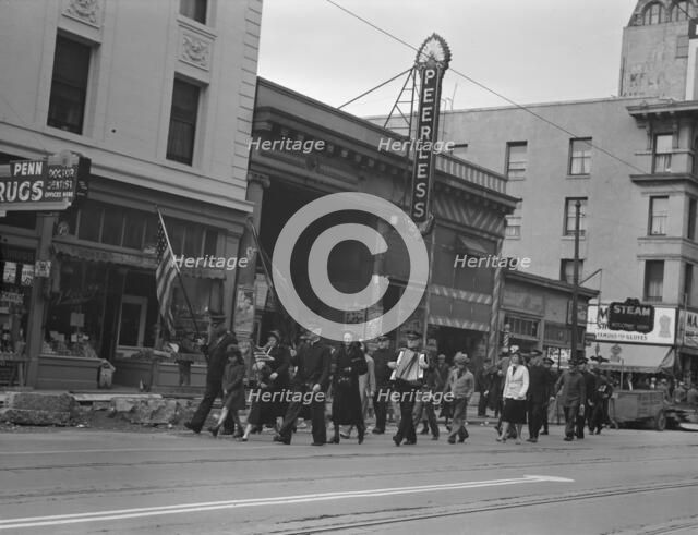 Returning to headquarters..., Salvation Army, San Francisco, California, 1939. Creator: Dorothea Lange.
