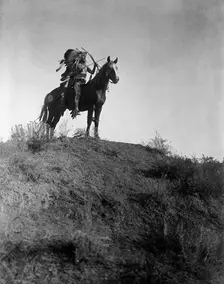 Ready for the charge-Apsaroke, c1908. Creator: Edward Sheriff Curtis