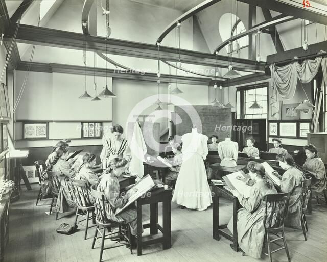 Ready made clothing class, Shoreditch Technical Institute, London, 1907. Artist: Unknown.