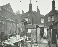 Rear of houses prior to slum clearance, Princess Road, Lambeth, London, 1914
