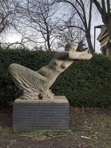 Reclining Woman sculpture by Karel Vogel, Great West Road, Hammersmith, London, 2016. Artist: Chris Redgrave