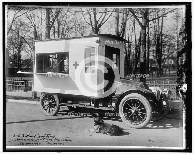 Red Cross: Mrs. Willard Matthews, Chairman Canteen Committee, Scranton, Penna, between 1910 and 1920 Creator: Harris & Ewing.