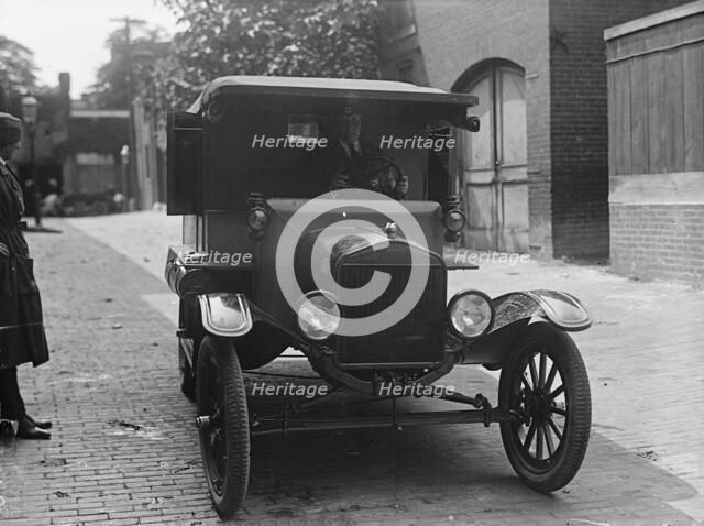 Red Cross - Mrs. Harriman And Ambulance, 1917. Creator: Harris & Ewing.