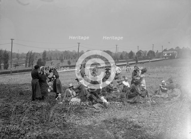 Red Cross, American - Women's National Service School; Red Cross Instructions in Care of Sick, 1916. Creator: Harris & Ewing.