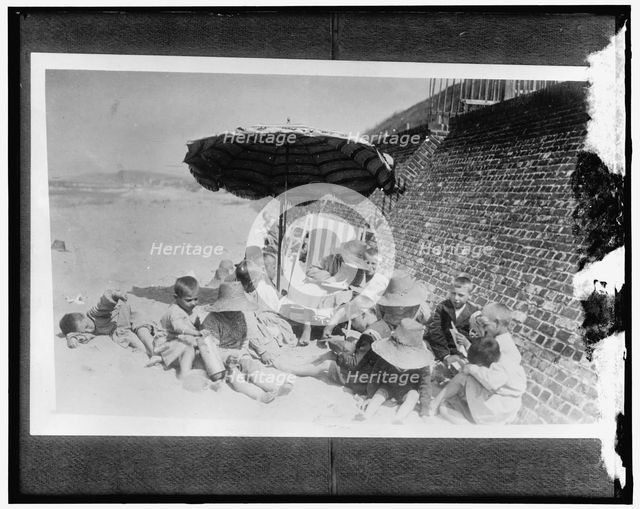 Red Cross, between 1910 and 1920. Creator: Harris & Ewing.