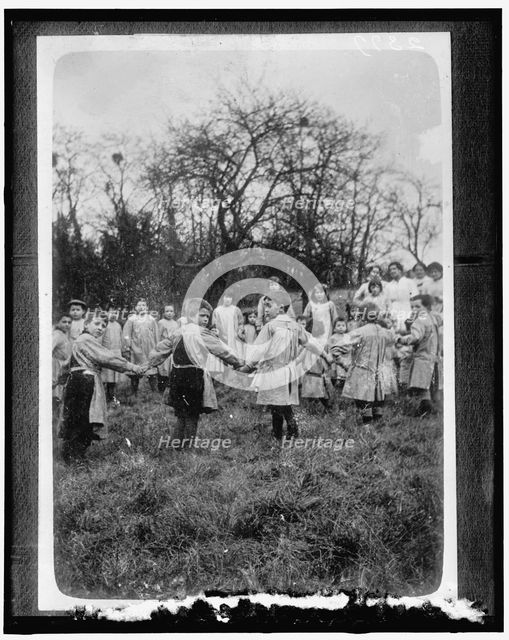 Red Cross, between 1910 and 1920. Creator: Harris & Ewing.